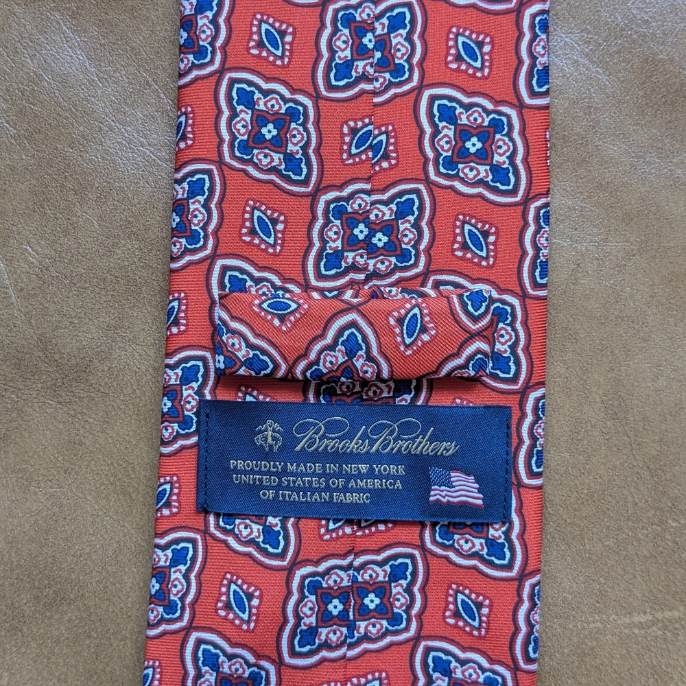 Brooks Brothers Red Floral Medallion Silk Tie